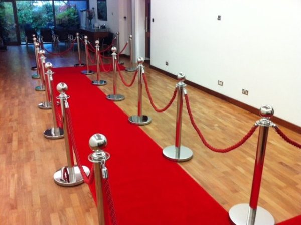ropes and stanchions